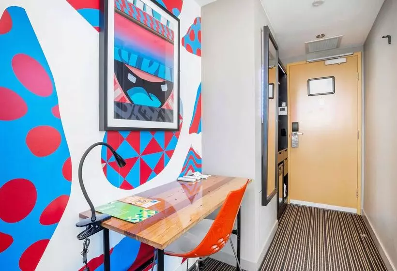 Отель The Constance