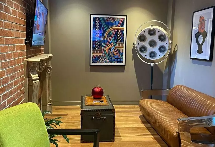 Отель The Constance