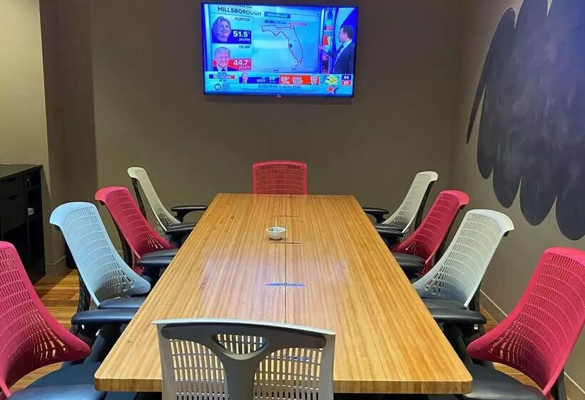 Отель The Constance