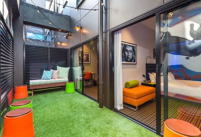 Отель The Constance