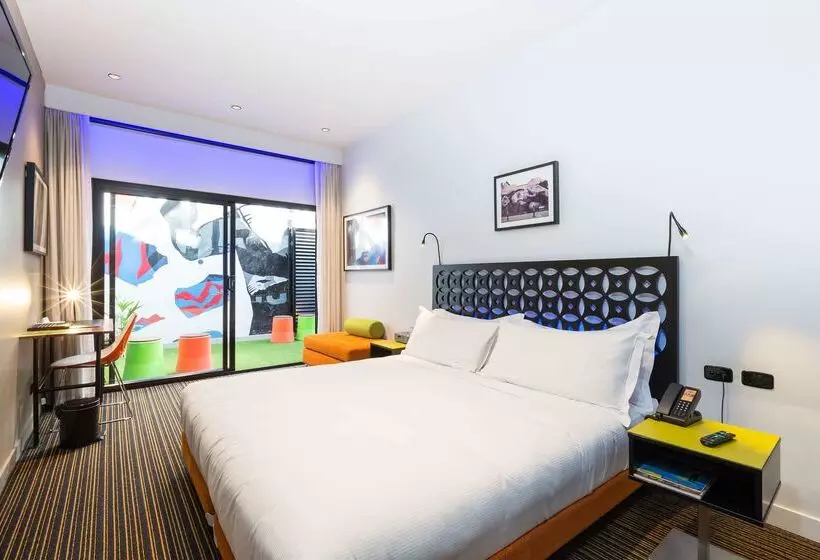 Отель The Constance