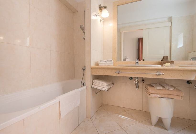 Myrties Boutique Aparments