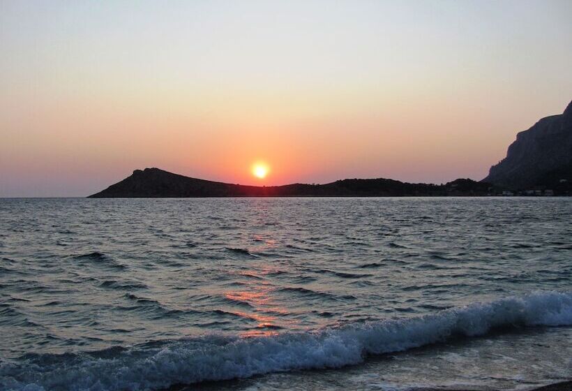 Myrties Boutique Aparments