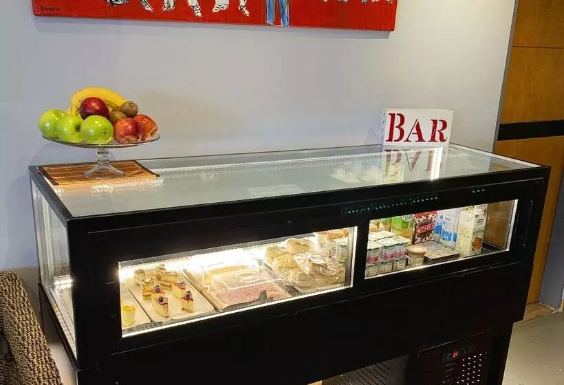 Shoshana Hotel Boutique