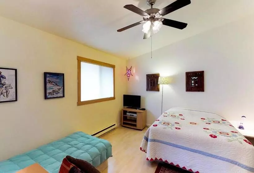 ホテル Cozy Crystal Mountain Condo