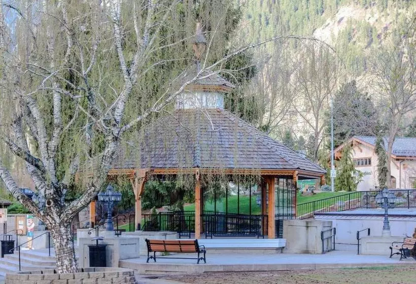 ホテル Icicle Village Resort 402: Juniper Studio