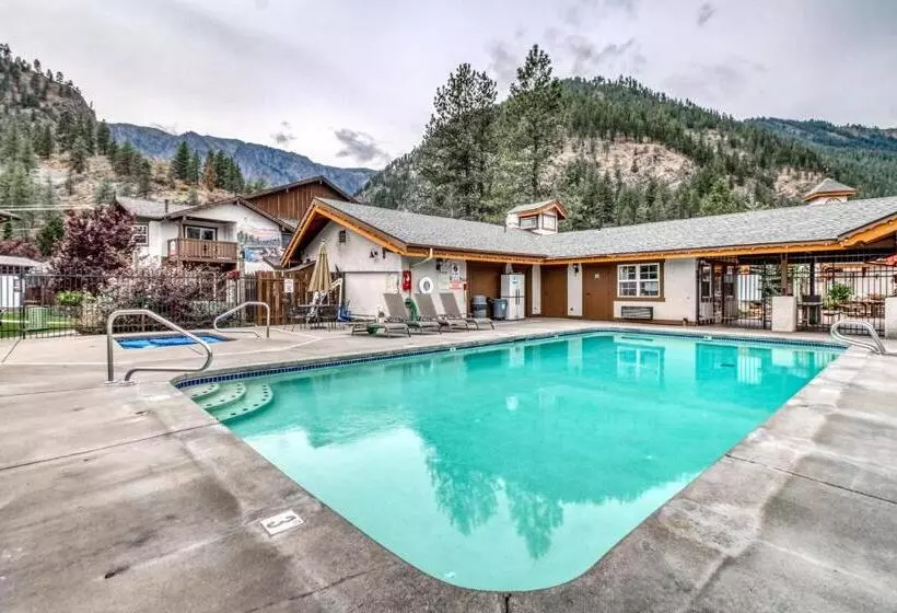 ホテル Icicle Village Resort 402: Juniper Studio