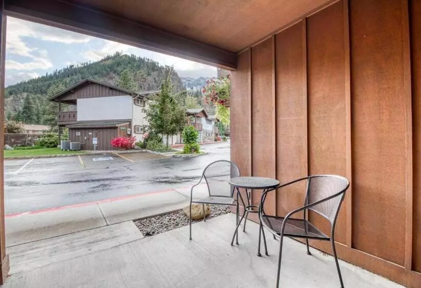 ホテル Icicle Village Resort 402: Juniper Studio