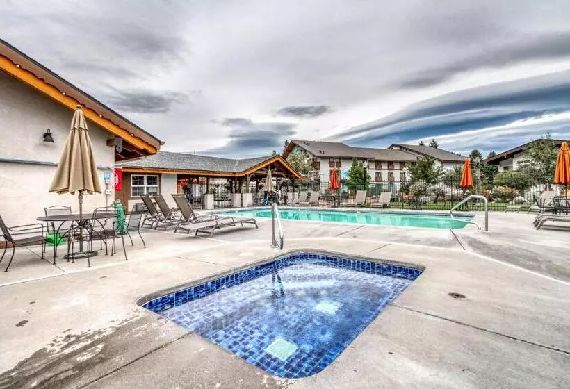 ホテル Icicle Village Resort 402: Juniper Studio