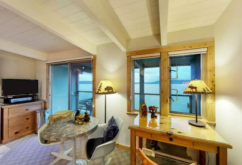 ホテル Many Springs Lakefront Condo #221