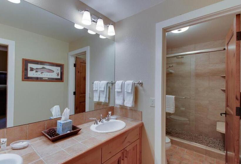 ホテル Among The Wildflowers