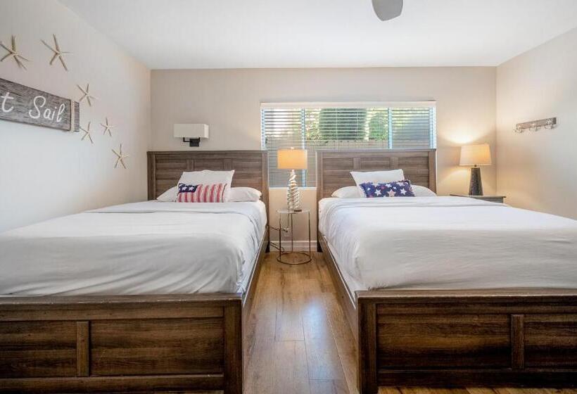 هتل Hideaway Unit D