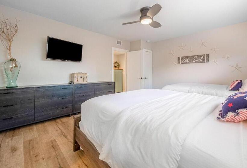 هتل Hideaway Unit D