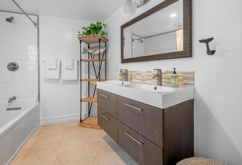 هتل Hideaway Unit D