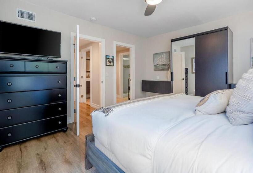 هتل Hideaway Unit D