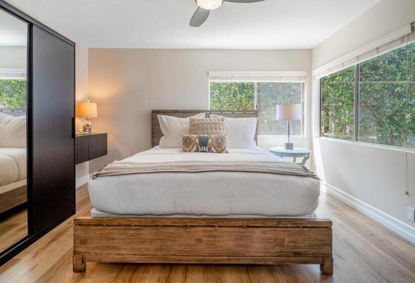 هتل Hideaway Unit D