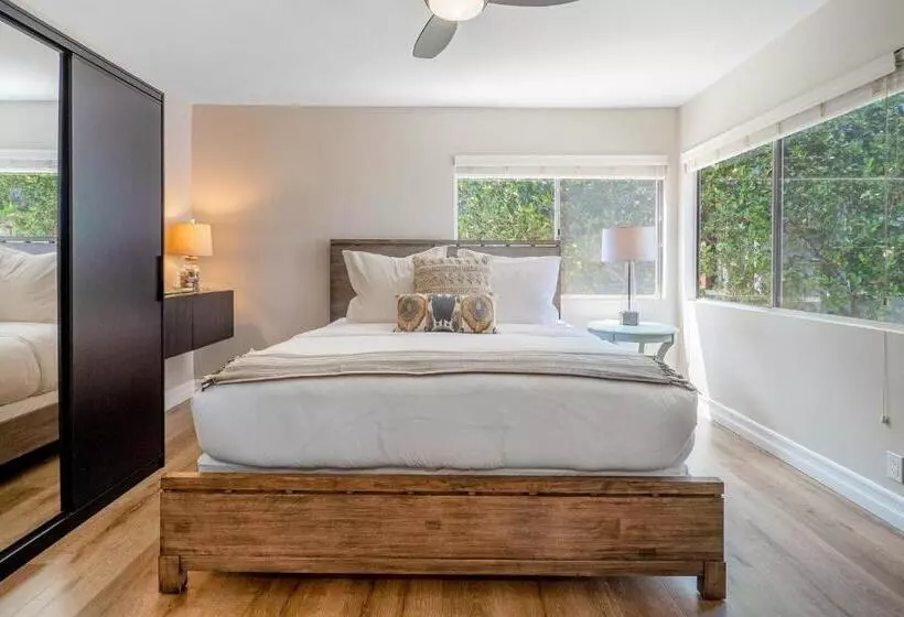 Hotelli Hideaway Unit D