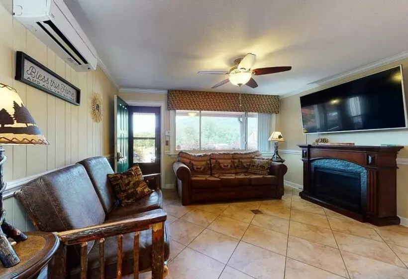 Hotelli Rumbling Bald Condo Unit 403