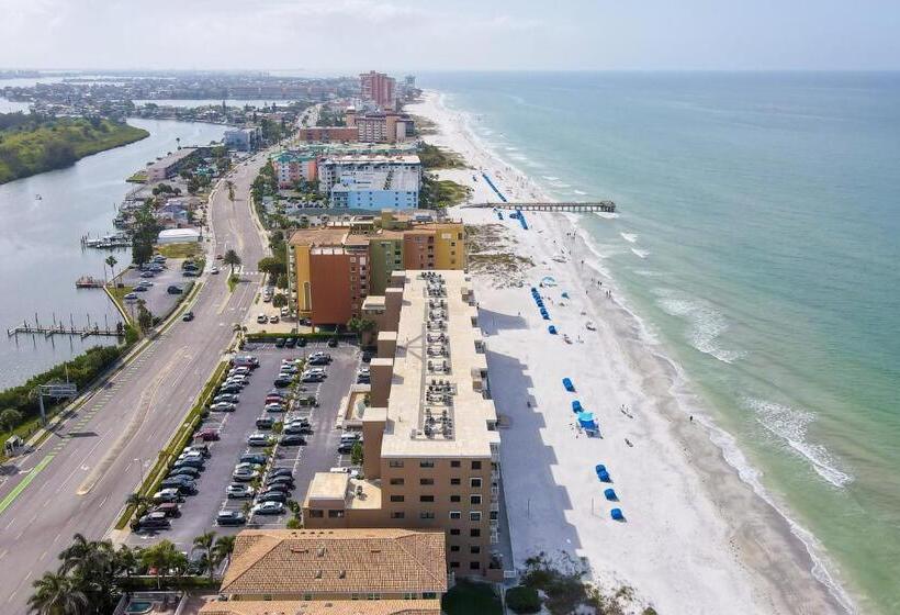 هتل Ocean Front Oasis