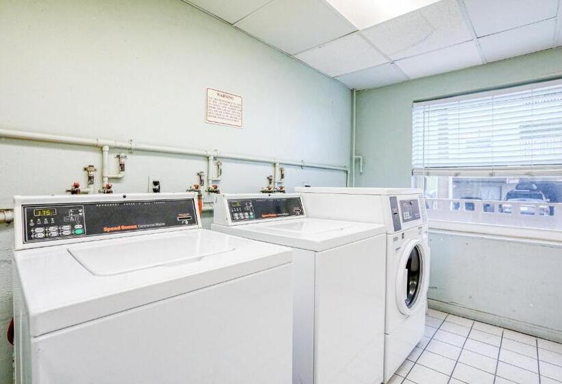 هتل Ocean Front Oasis