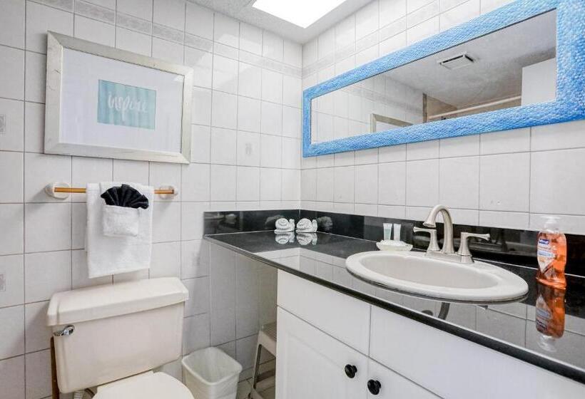 هتل Ocean Front Oasis