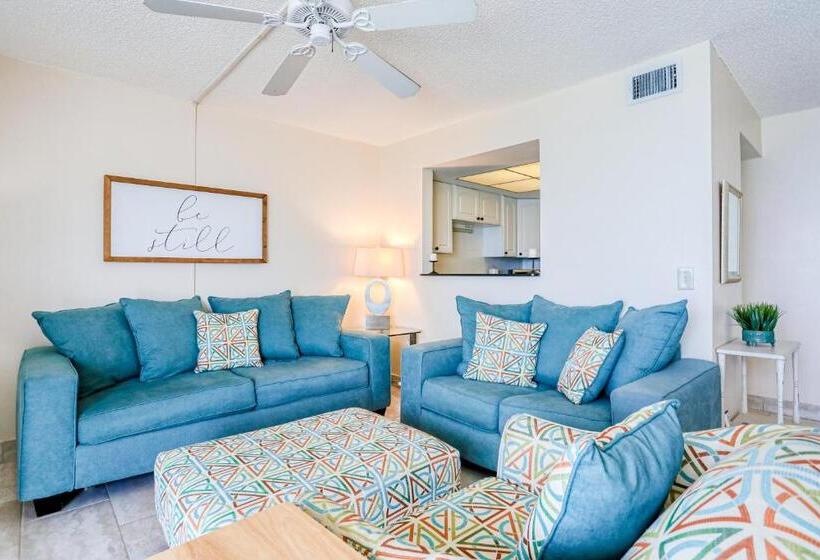 هتل Ocean Front Oasis