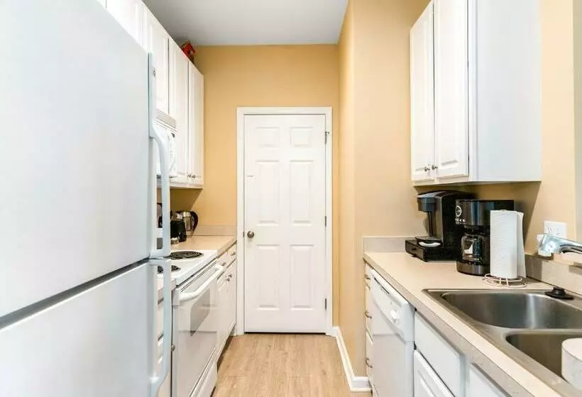 ホテル Villas At Bay Crossing   34670 Villa Circle Unit #2304