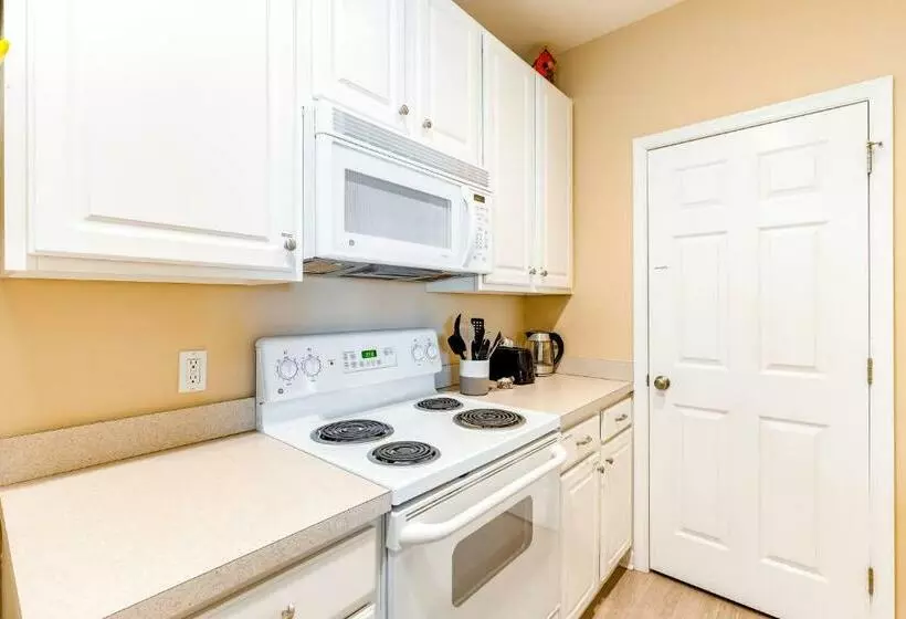 ホテル Villas At Bay Crossing   34670 Villa Circle Unit #2304