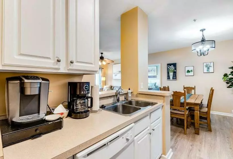 ホテル Villas At Bay Crossing   34670 Villa Circle Unit #2304