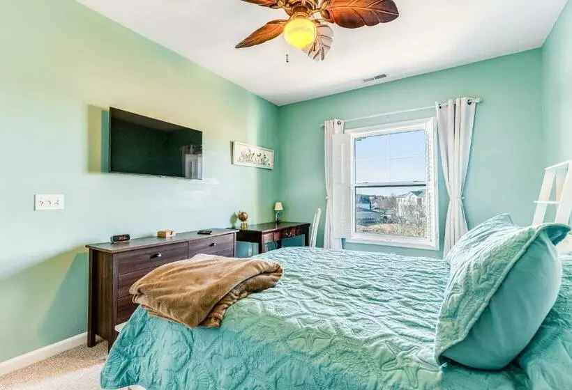 ホテル Villas At Bay Crossing   34670 Villa Circle Unit #2304