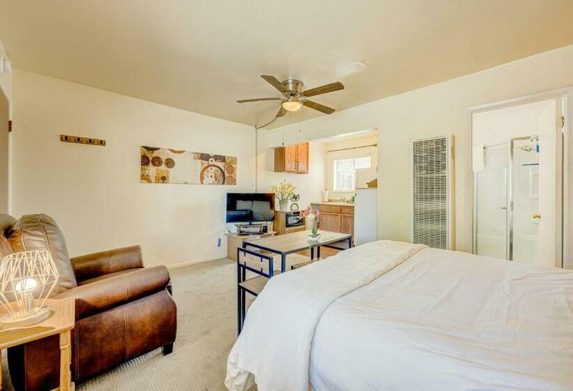 مُتل Pine Tree Place   Unit 4