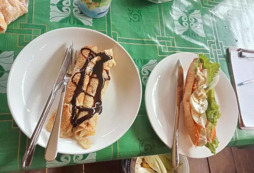 Retkeilymaja Sompong Sunset View Guest House