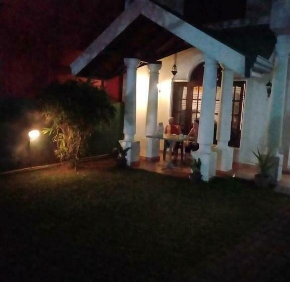 住宿加早餐 Jayanath