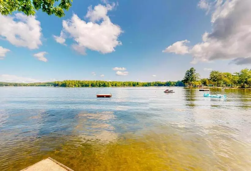 Hotelli Lenas  Lakeside Cabin