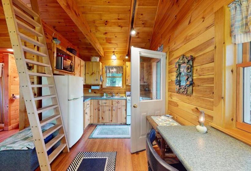 Отель Lenas  Lakeside Cabin