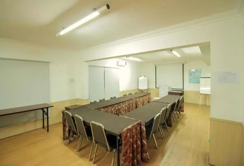 Hotel Collection O 295 Grha Ciumbuleuit Guest House