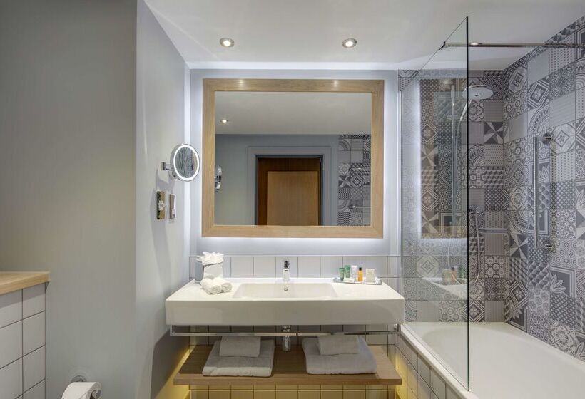 Отель Hilton Bournemouth