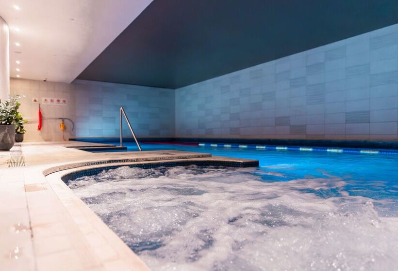 Отель Hilton Bournemouth