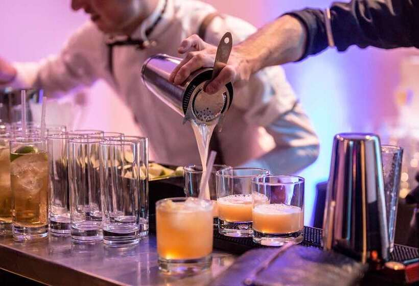 Отель Hilton Bournemouth