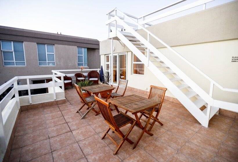 Пансион Secret Garden Guesthouse