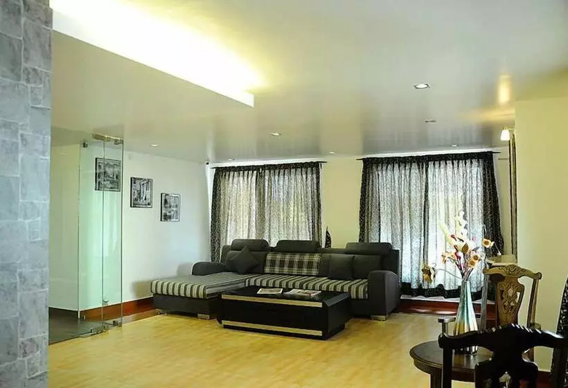 The Grand Serenity Apartment Hotel