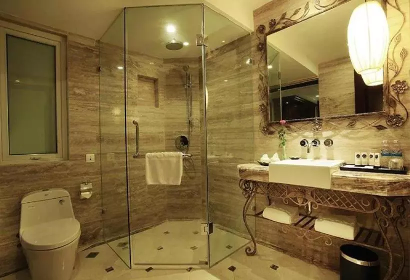 هتل The Palmy  & Spa