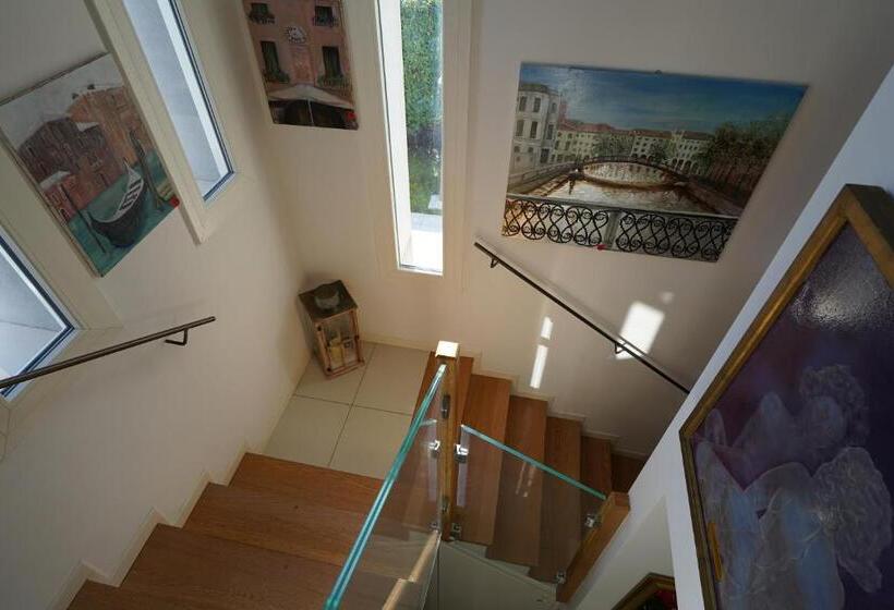 تختخواب و صبحانه My Comfort