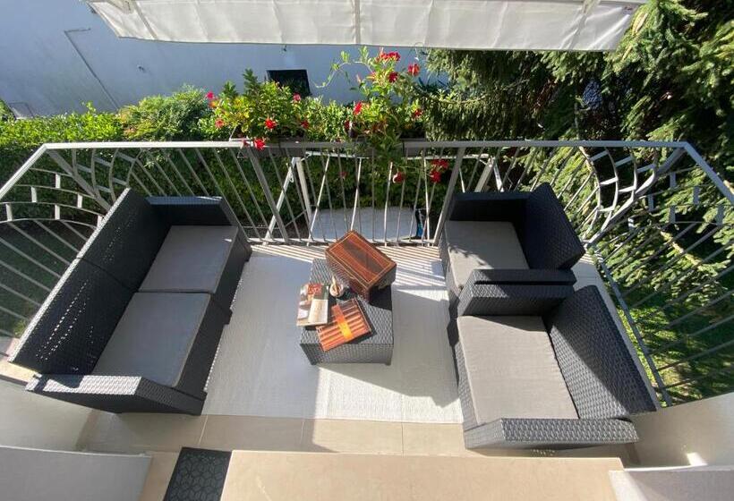 تختخواب و صبحانه My Comfort