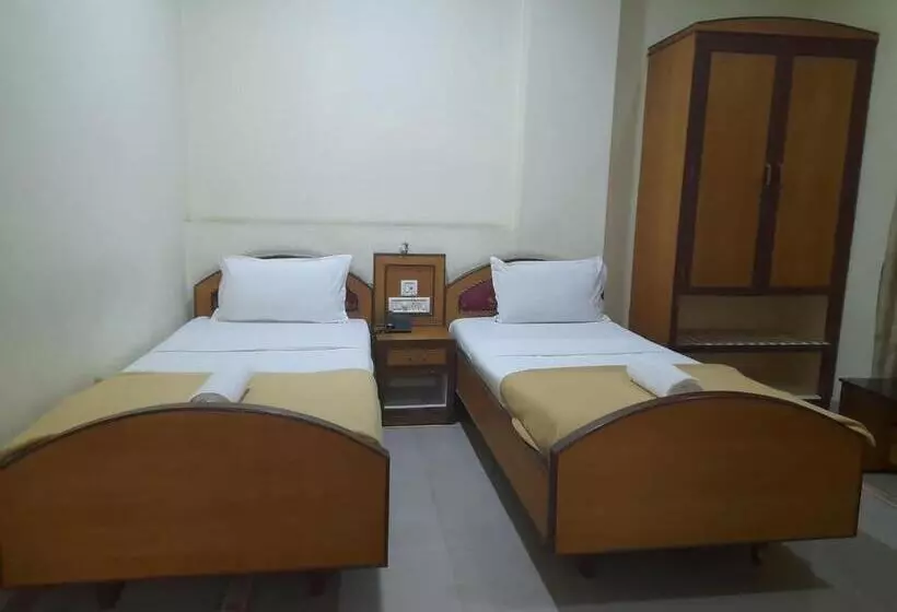ペンション Dp Oberoi Residency