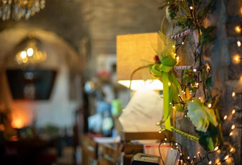 پانسیون Rooms Relais Art Borgocastello3