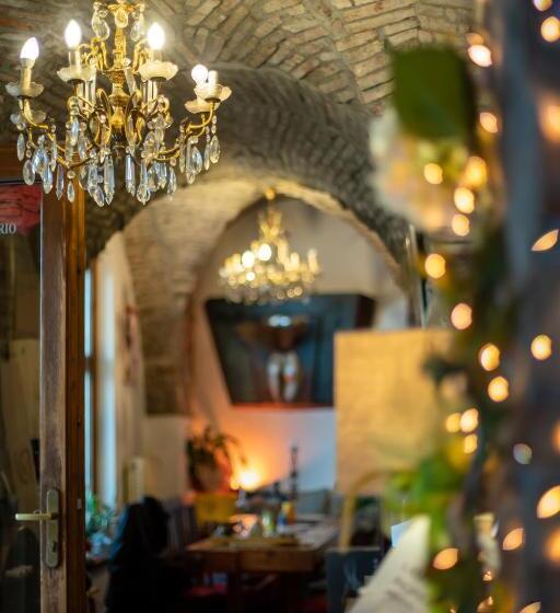 پانسیون Rooms Relais Art Borgocastello3