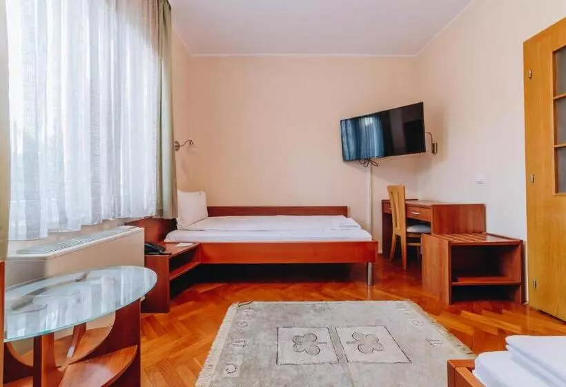 هتل Madison Kragujevac