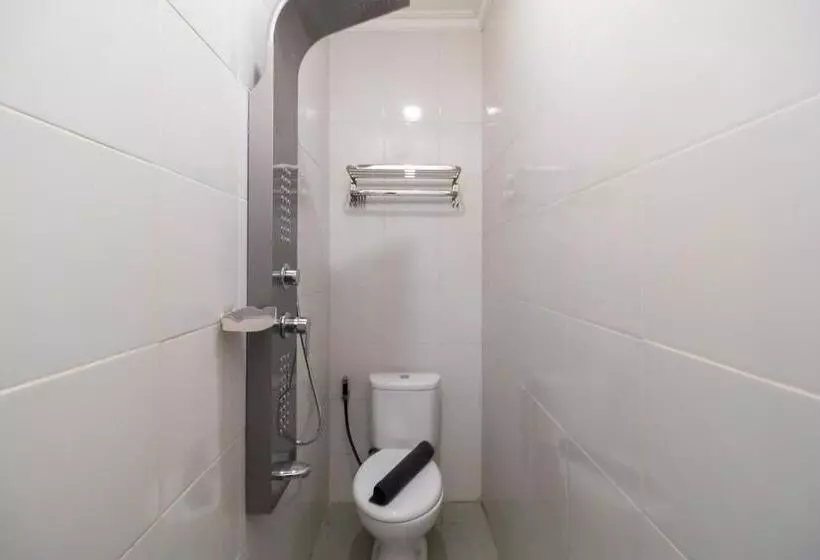 Urbanview Hotel Bizhome Artha Gading Boulevard By Reddoorz