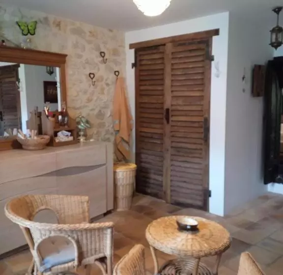 Aamiaismajoitus (B&B) Chez Karine